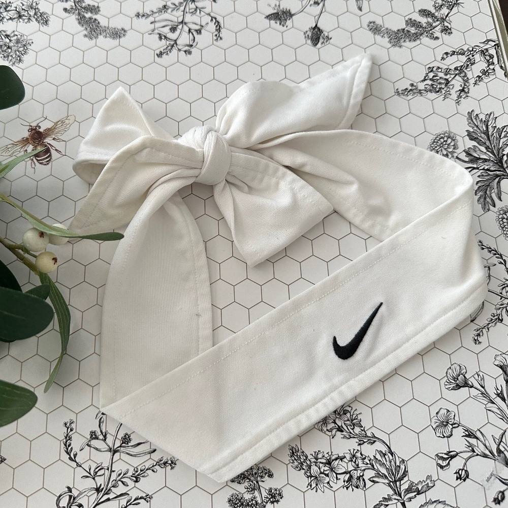 NIKE Dry Fit Head Tie
